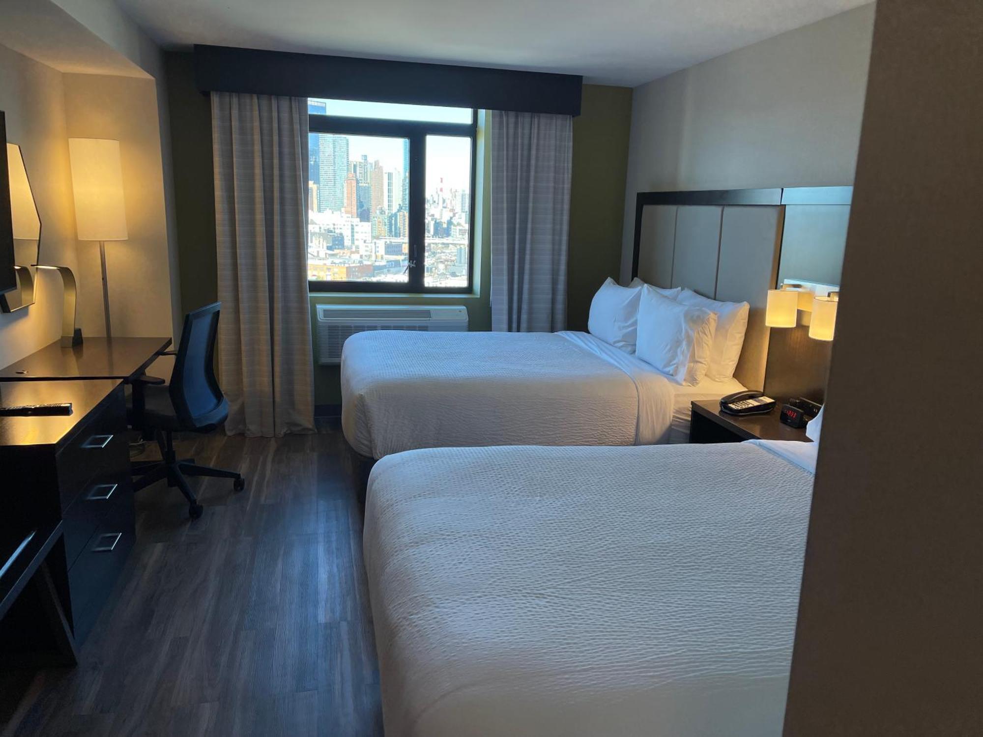 Holiday Inn Express Long Island City E - New York By Ihg Exterior photo